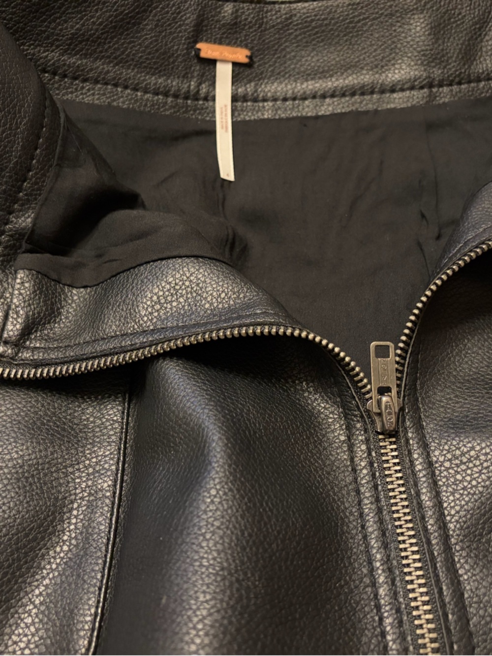 Free People Black Vegan Leather A-Line Mini Skirt with Front Zip Size 4 EUC - Picture 4 of 4